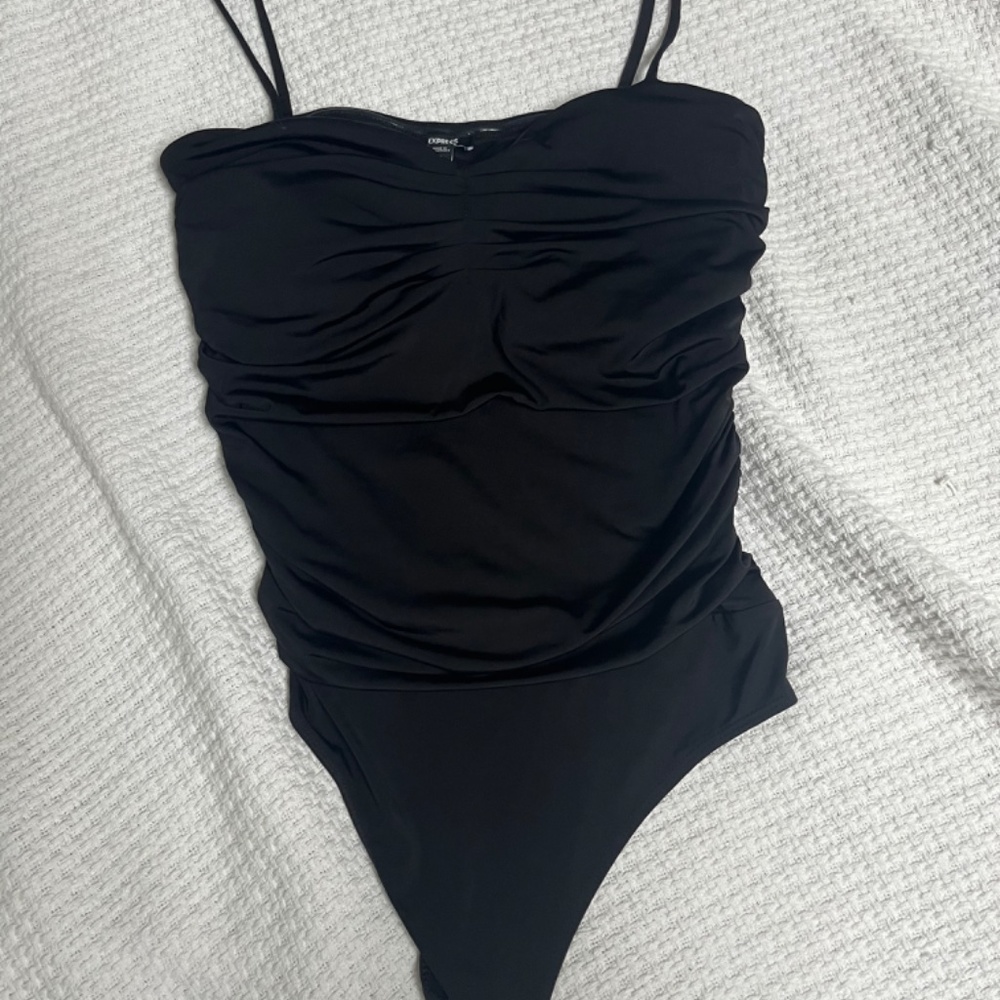 Express Ruched Bodysuit - Picture 2 of 4